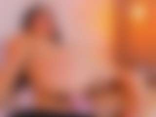 MiaHills's Live Sex Cam Show