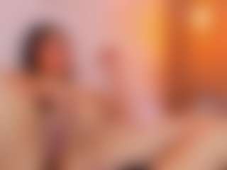 MiaHills's Live Sex Cam Show