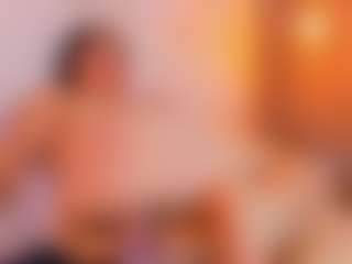 MiaHills's Live Sex Cam Show