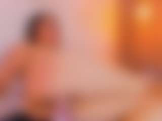 MiaHills's Live Sex Cam Show