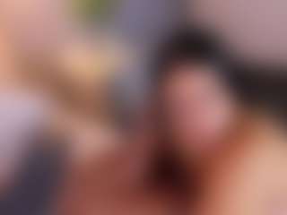 MiaHills's Live Sex Cam Show