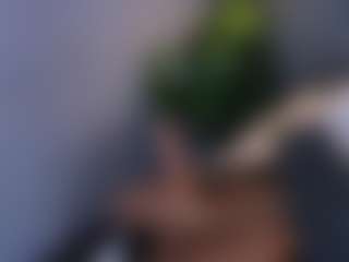 Live cam show with MiaHills - New Teen (18+) on CamSodaAdn