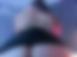 Live cam show with MiaHills - Spanks on Camsoda