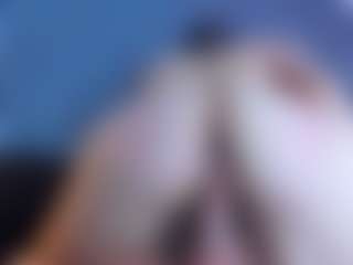 MiaHills's Live Sex Cam Show