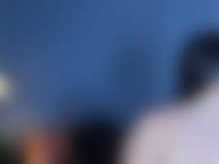 Spettacolo in cam dal vivo con MiaHills - Cute su Camsoda