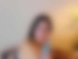 Live cam show with MiaHills - Deepthroat on xxxlivecams.org