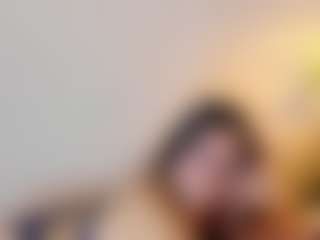 Live cam show with MiaHills - Teen (18+) on Camsoda