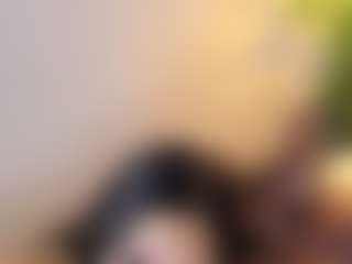 Live cam show with MiaHills - Brown Hair on Camsoda