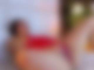 Live cam show with MiaHills - Oil on Camsoda