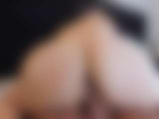 MiaHills's Live Sex Cam Show