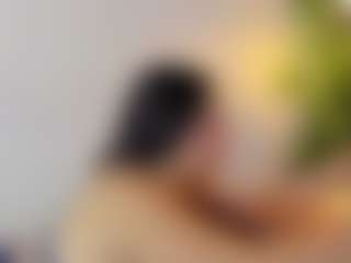 Live cam show with MiaHills - Oil on Big Tits