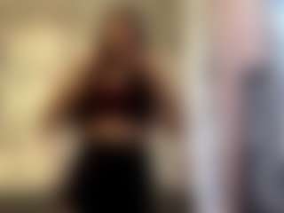 Live cam show with RosalindaCavalieri - Camel Toe on TeamSkeetLive