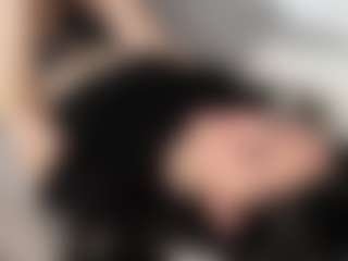 Live cam show with AidaGravette - New Brown Eyes on crypto-cams