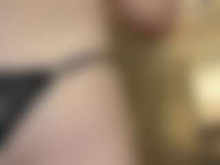 AidaGravette's Live Sex Cam Show