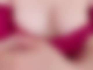Live cam show with Alessia-Alessia - Brown Hair on CamwithHer