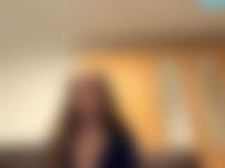 Live cam show with CarylGillece - Petite on liverealitysex.com