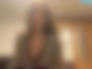Live cam show with CarylGillece - Blonde Hair Petite on Camiplay Live