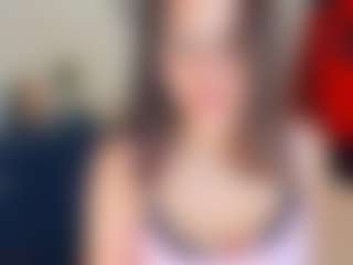 Live cam show with DarbyHolzhauer - Green Eyes on TastyBlacksLive