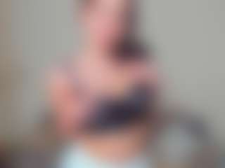 Show live cam dengan DarbyHolzhauer - Drinking di Camsoda