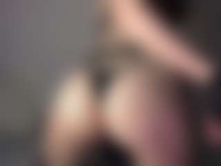 Live cam show with Holly - Fingering on Camsoda