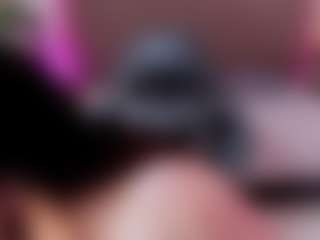 Live cam show with JuneCandy18 - BBW on CamClone
