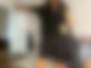 Live cam show with LashaundaGoodknight - Athletic Tease on liverealitysex.com