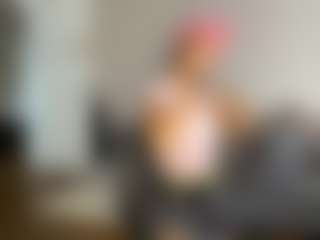 Live cam show with LashaundaGoodknight - Asian MILF on Camversity