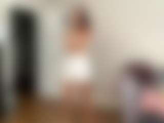 Live cam show with LashaundaGoodknight - Asian MILF on Camsoda