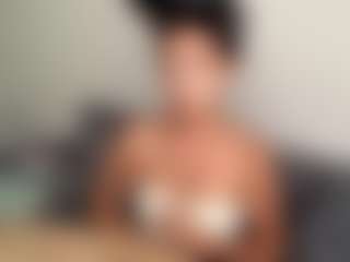 Live cam show with LashaundaGoodknight - Middle Aged on Soda Cam