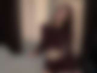 Live cam show with LucianaMclilly - Upskirt on eurowanks.com
