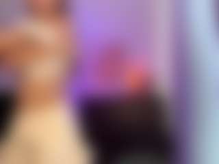 Live cam show with Shaya - Oil on Fling VIP Chat