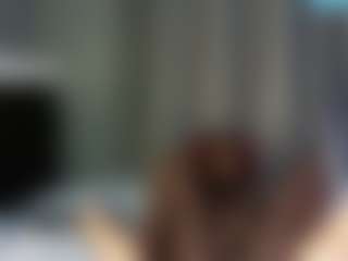 Live cam show with Pretty-teddy - Fingers on AdultVida.com