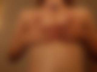 Live cam show with ShanikaSueda - Thin on Uber Horny