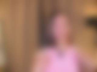 Live cam show with Dana - Big Tits on chickslive.net
