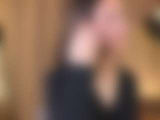Live cam show with Dana - Small Tits on Milfs Live