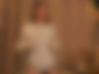 Live cam show with Dana - Mature on Camsoda