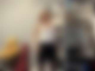 Live cam show with TeresitaDickens - Skinny on Uber Horny