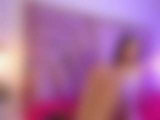 Live cam show with AnnitaVoss - Skinny on Camsoda