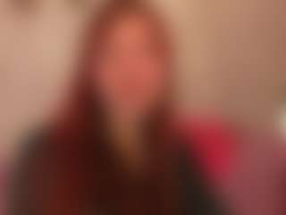 Live cam show with avrorarose - Kisses on Camsoda