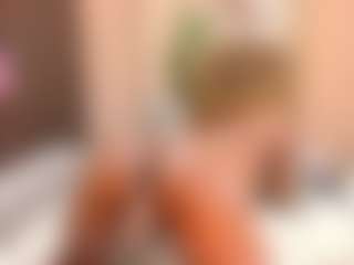 Live cam show with Frida-kiroga - Moaning on Fling VIP Chat