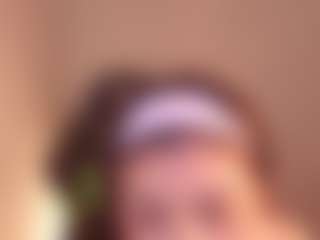 Live cam show with Glenda-Hill - Skinny on CamwithHer