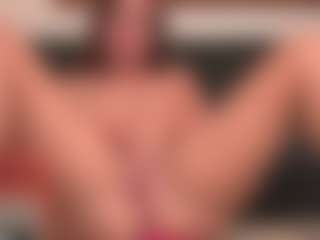 Live-camshow met homehornyeva - Fuck Machine op Camsoda