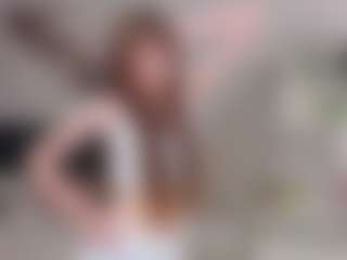 Live cam show with IllaShappard - Spank Brown Hair on Gym Cam Girls