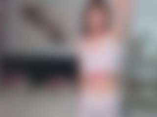 Live cam show with IllaShappard - Submissive on Dare Cams