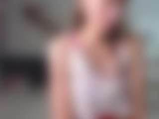 Live cam show with IllaShappard - Green Eyes on Cam Slut