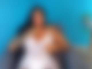 Live cam show with Madelene-Navarro - Facial Piercings on Milfs Live