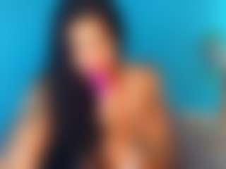 Live cam show with Madelene-Navarro - Muscle on Camming Site