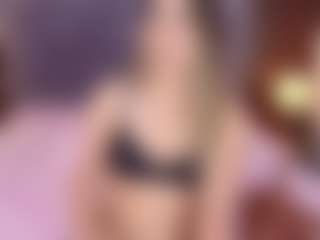 Live cam show with MeganCrow22 - Teen (18+) on SxyPornLive