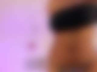 Live cam show with miia-wills - New Brown Eyes on StripNow