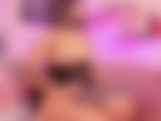 Live cam show with Roxy-Harkkov - Shaved Pussy on hotwifechat.live